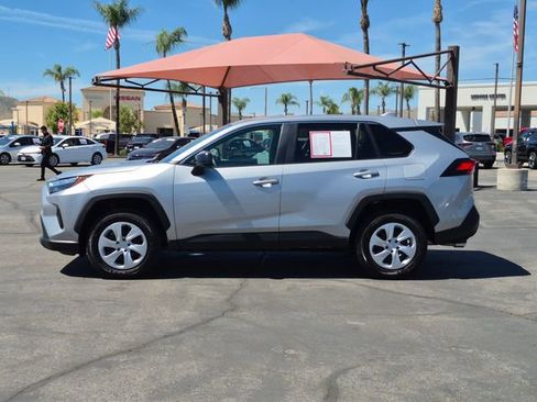 Used 2025 Toyota RAV4 LE image 9