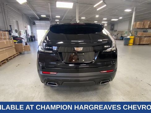 Used 2019 Cadillac XT4 Sport w/ Cold Weather Package FWD image 9