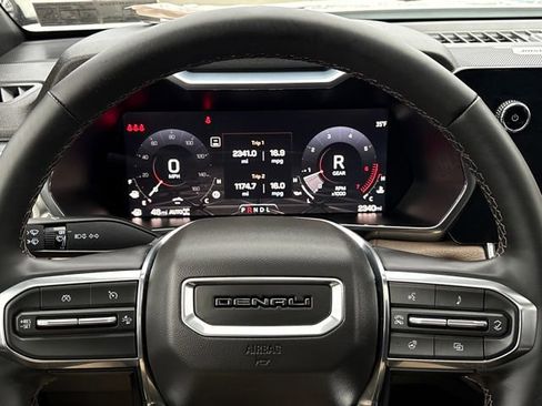 Used 2026 GMC Canyon Denali image 23