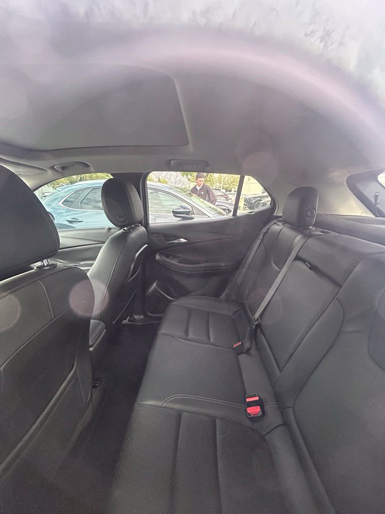 Used 2021 Buick Encore GX Essence w/ Experience Buick Package FWD image 17