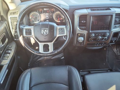Used 2017 RAM 1500 Laramie w/ Convenience Group AWD/4WD image 10