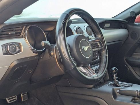 Used 2015 Ford Mustang Premium image 2