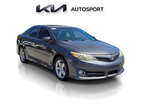 Used 2013 Toyota Camry SE FWD image 23