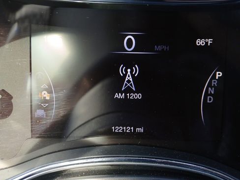 Used 2017 Jeep Grand Cherokee Altitude image 13
