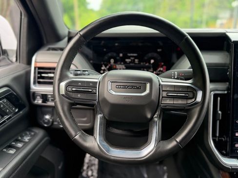 Used 2025 GMC Yukon XL Denali RWD image 48