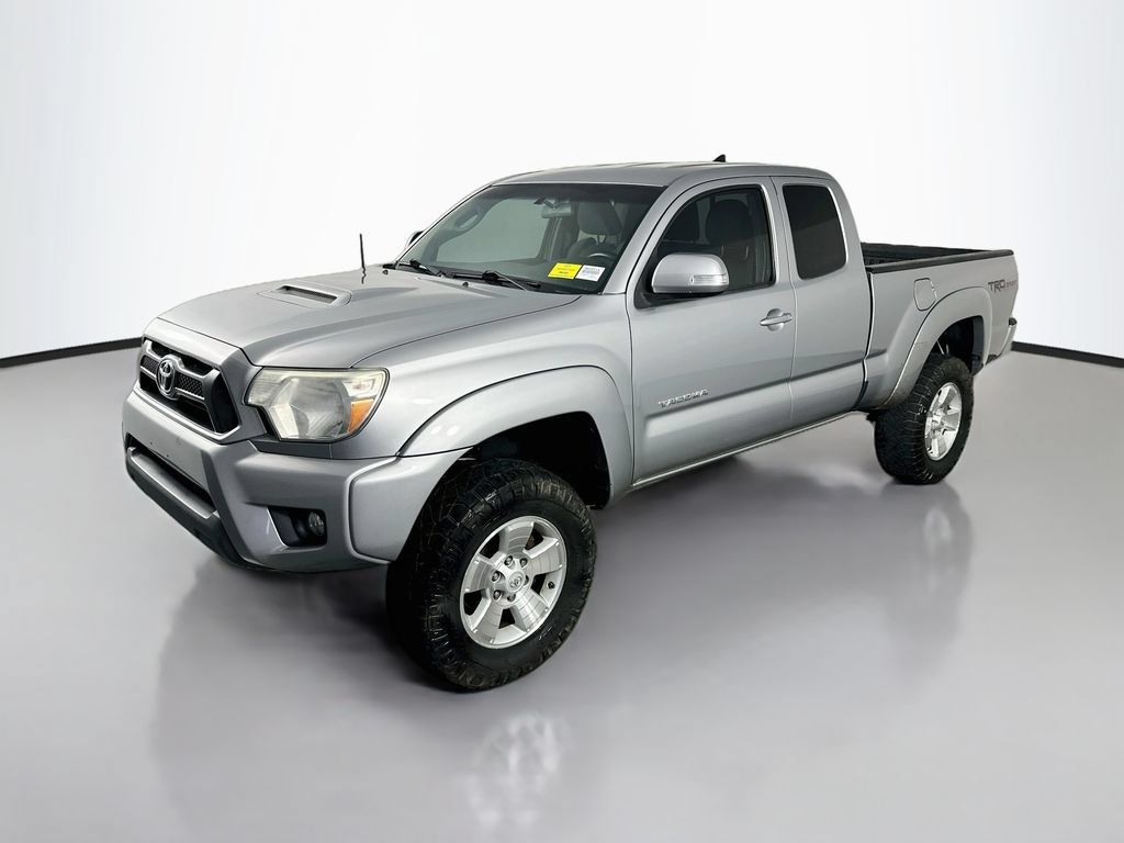 Used 2015 Toyota Tacoma 4x4 Access Cab V6 w/ TRD Sport Package image 3