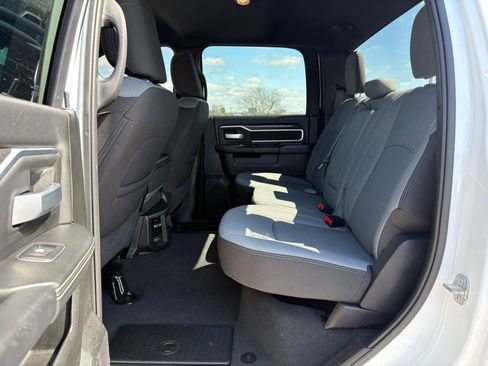 Used 2024 RAM 2500 Big Horn AWD/4WD image 37