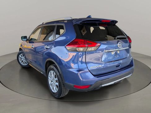 Used 2017 Nissan Rogue SV AWD/4WD image 3