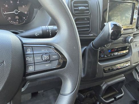 Used 2026 RAM ProMaster 2500 w/ Convenience Group FWD image 17