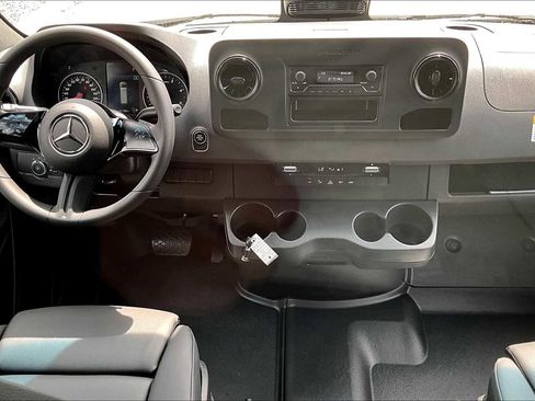 New 2025 Mercedes-Benz Sprinter 2500 image 8