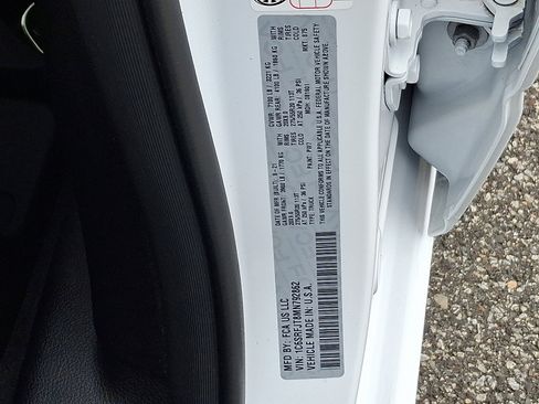 Certified 2021 RAM 1500 Laramie image 30