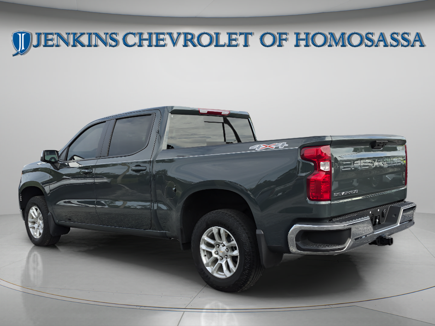 Used 2025 Chevrolet Silverado 1500 LT w/ Convenience Package II AWD/4WD image 8