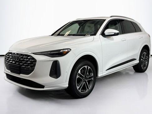 New 2025 Audi Q5 Premium Plus image 1