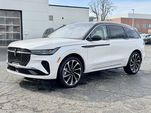 Used 2024 Lincoln Nautilus Black Label image 2