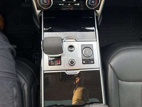 Used 2022 Land Rover Range Rover SE image 20
