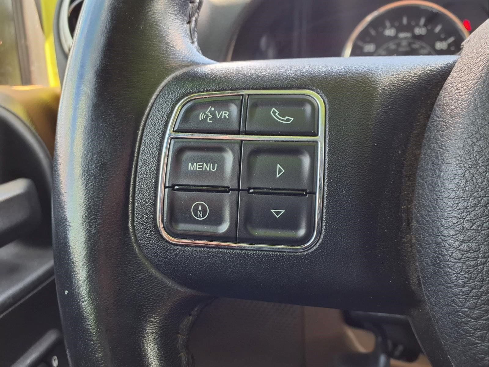 Used 2016 Jeep Wrangler Unlimited Rubicon w/ Connectivity Group AWD/4WD image 19