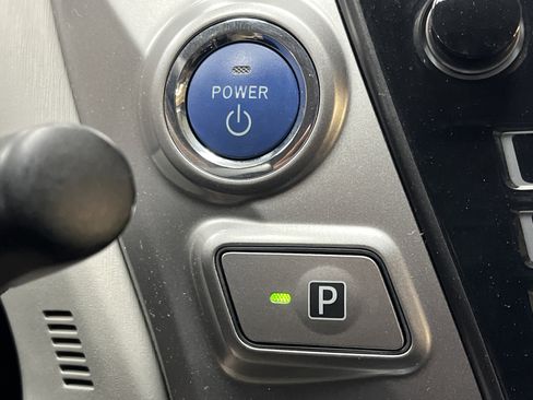 Used 2016 Toyota Prius V Three image 35