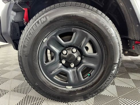 Used 2018 Jeep Wrangler Unlimited Sport image 38