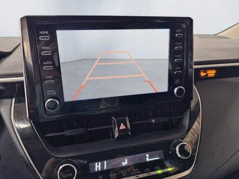 Used 2020 Toyota Corolla LE image 19