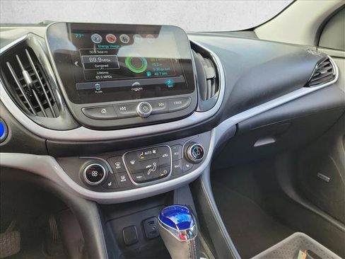 Used 2017 Chevrolet Volt LT w/ Comfort Package FWD image 19