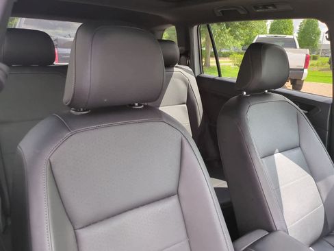 Used 2019 Volkswagen Tiguan SEL Premium R-Line FWD image 7