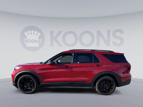 Used 2021 Ford Explorer ST w/ Equipment Group 401A AWD/4WD image 2