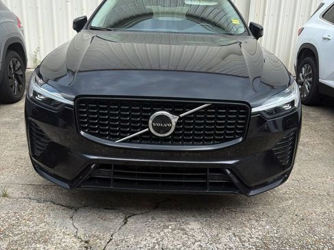 Used 2023 Volvo XC60 B5 Plus w/ Climate Package FWD image 2