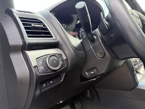 Used 2018 Ford Explorer Platinum image 21