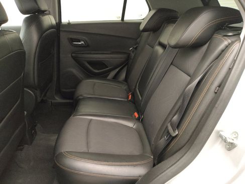Used 2017 Chevrolet Trax LT w/ Driver Confidence Package FWD image 18