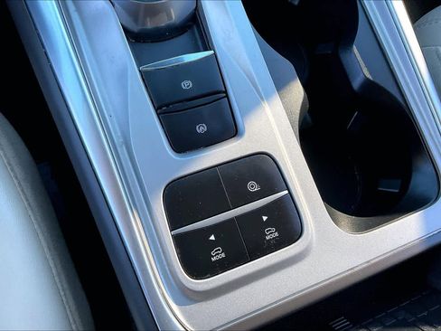 Used 2023 Ford Explorer Platinum w/ Technology Package image 31