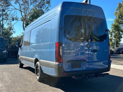 Used 2024 Mercedes-Benz Sprinter 2500 image 5