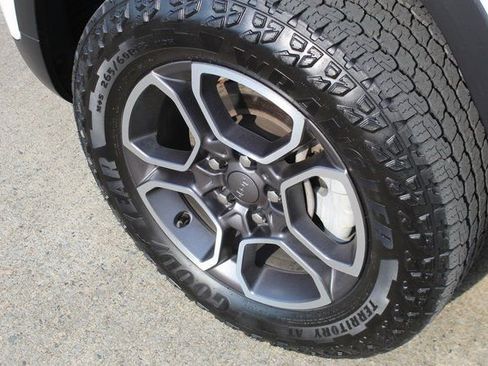 Used 2022 Jeep Grand Cherokee Trailhawk w/ Luxury Tech Group III image 3