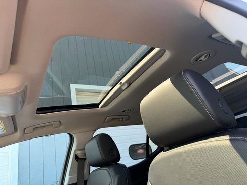 Used 2021 GMC Acadia SLT w/ Elevation Edition AWD/4WD image 8