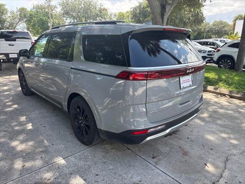 Used 2022 Kia Carnival SX FWD image 9