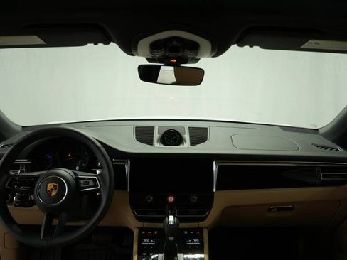 Certified 2026 Porsche Macan AWD/4WD image 16