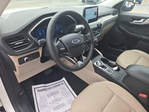 Used 2022 Ford Escape SEL w/ Technology Package AWD/4WD image 28