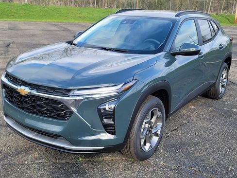 New 2026 Chevrolet Trax LT image 3