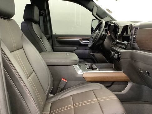 Used 2025 Chevrolet Silverado 2500 High Country w/ High Country Premium Package AWD/4WD image 36