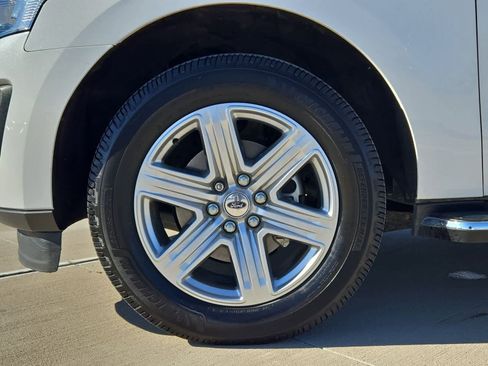 Used 2021 Ford Expedition XLT image 13