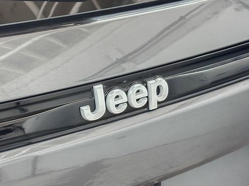 Certified 2024 Jeep Grand Cherokee Laredo w/ Trailer Tow Package image 17