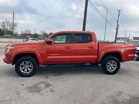 Used 2018 Toyota Tacoma 2WD Double Cab image 8
