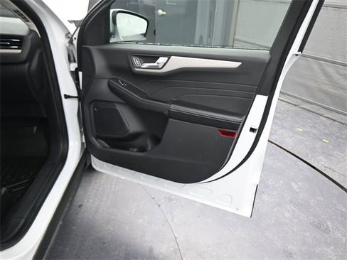 Used 2022 Ford Escape SEL image 11