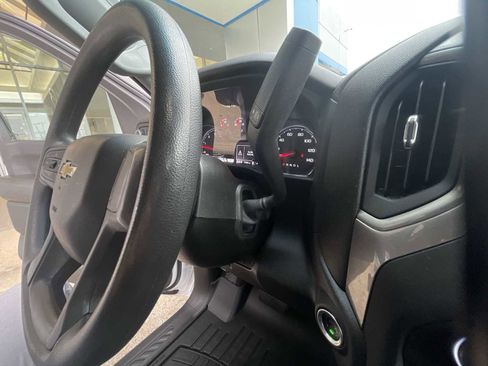 Used 2024 Chevrolet Silverado 2500 Custom w/ Custom Value Package image 14