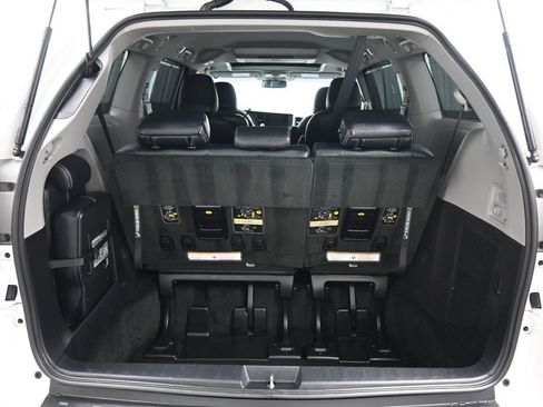 Used 2016 Toyota Sienna SE Premium w/ Protection Package FWD image 61