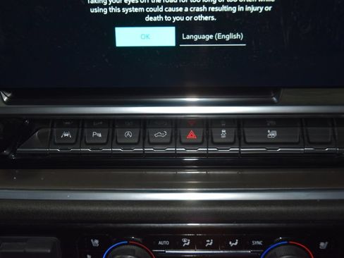 Used 2024 Chevrolet Silverado 1500 High Country w/ Technology Package AWD/4WD image 34