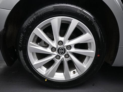 Used 2021 Toyota Camry SE image 31