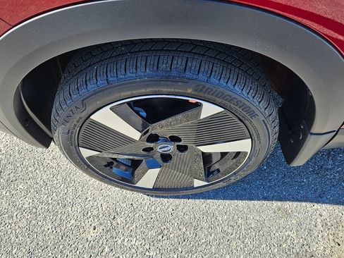 New 2026 Nissan Kicks SR w/ Cold Weather Package FWD image 16