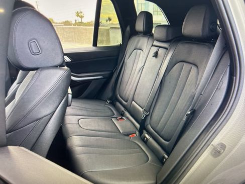 Used 2021 BMW X5 sDrive40i w/ Premium Package 2 image 28