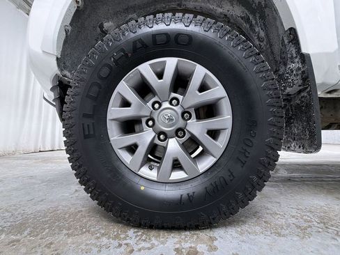 Used 2019 Toyota Tacoma SR5 image 10