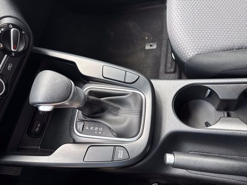 Certified 2025 Kia Soul LX w/ LX Technology Package FWD image 23
